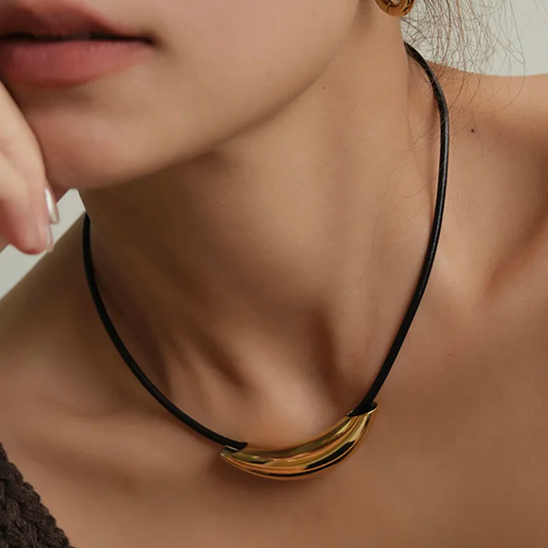New Design Sense PU Imitation Leather Rope Stainless Steel Metal Tube Pendant Necklace Fashion Jewelry for Got Girls and Womens